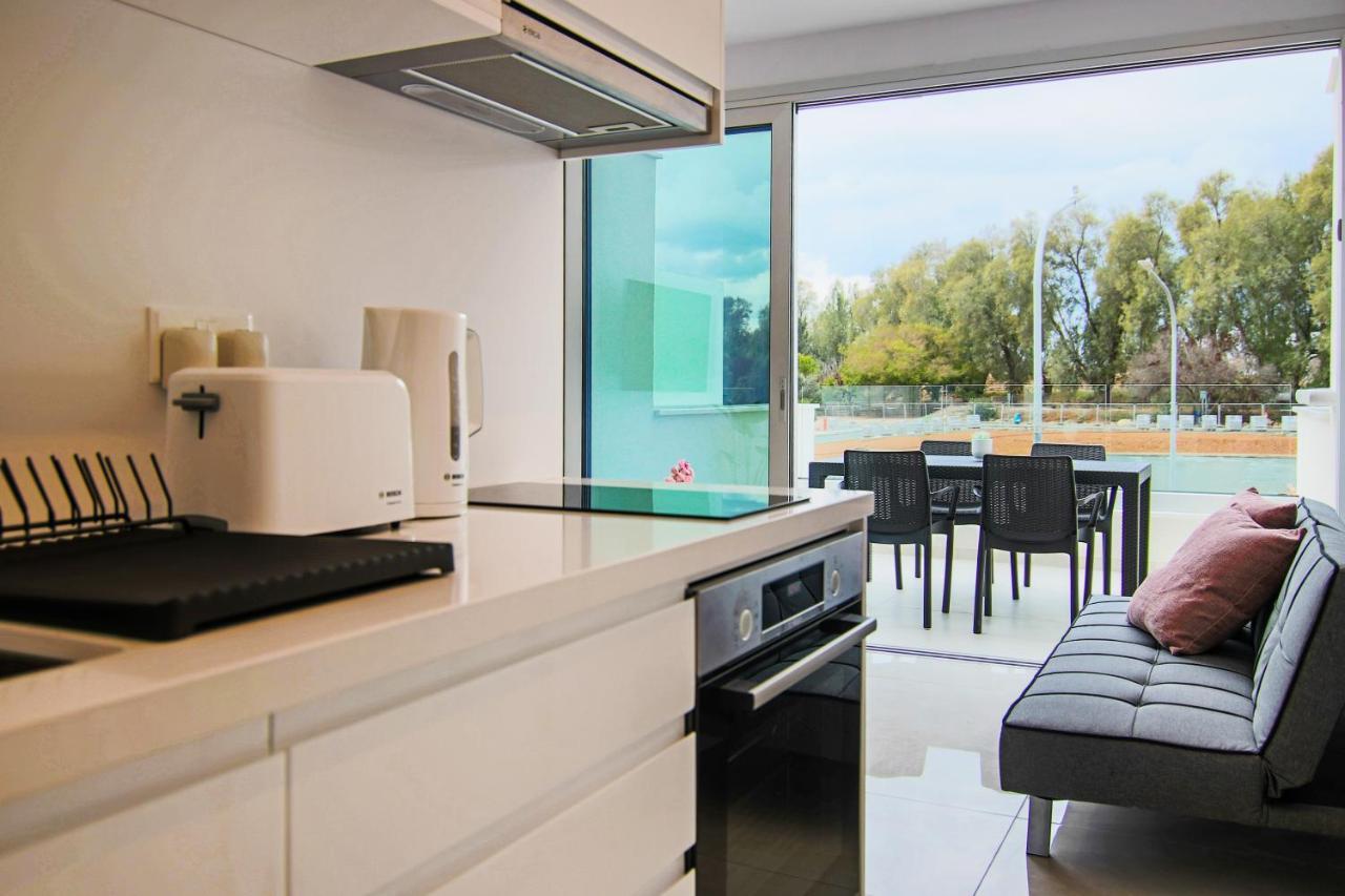 Phaedrus Living - Seaside Luxury Flat Harbour 103 Apartment Paphos Bagian luar foto