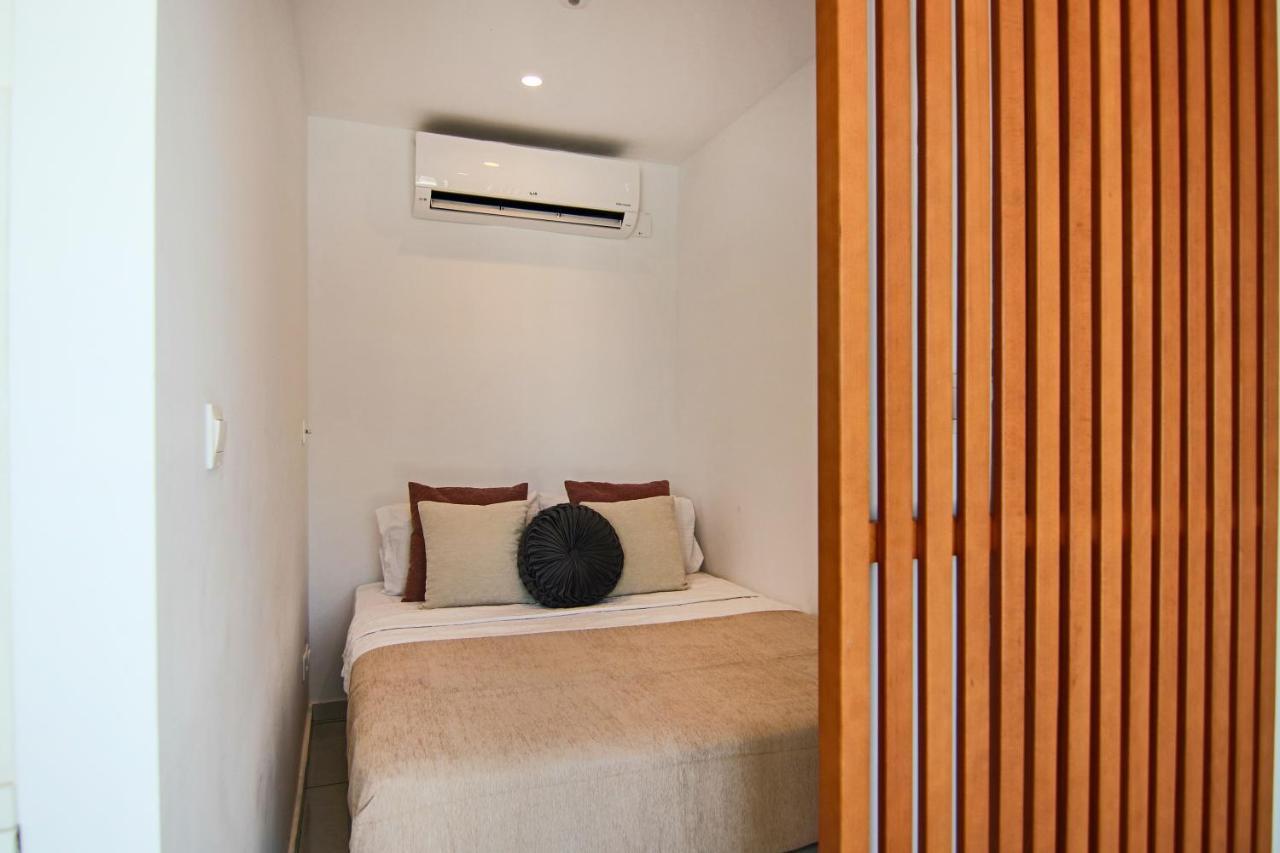 Phaedrus Living - Seaside Luxury Flat Harbour 103 Apartment Paphos Bagian luar foto